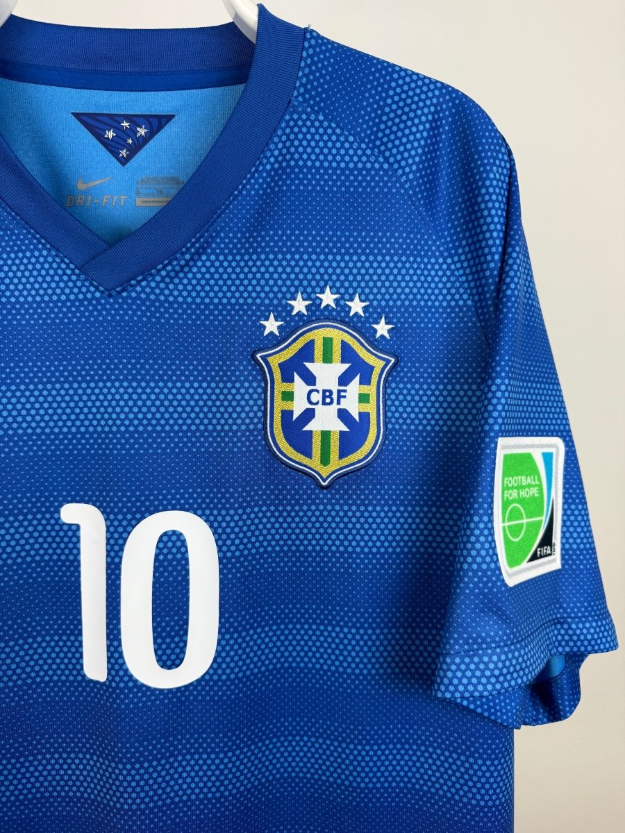 Neymar Jr. - Brazil 2014 away shirt 🇧🇷