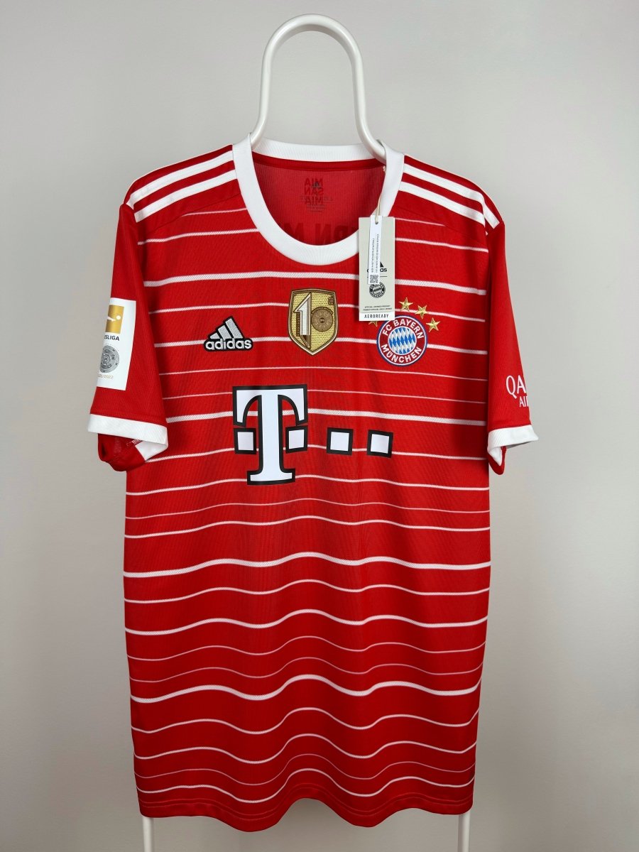 Robert Lewandowski - FC Bayern Munich 2022/23 home shirt 🇵🇱