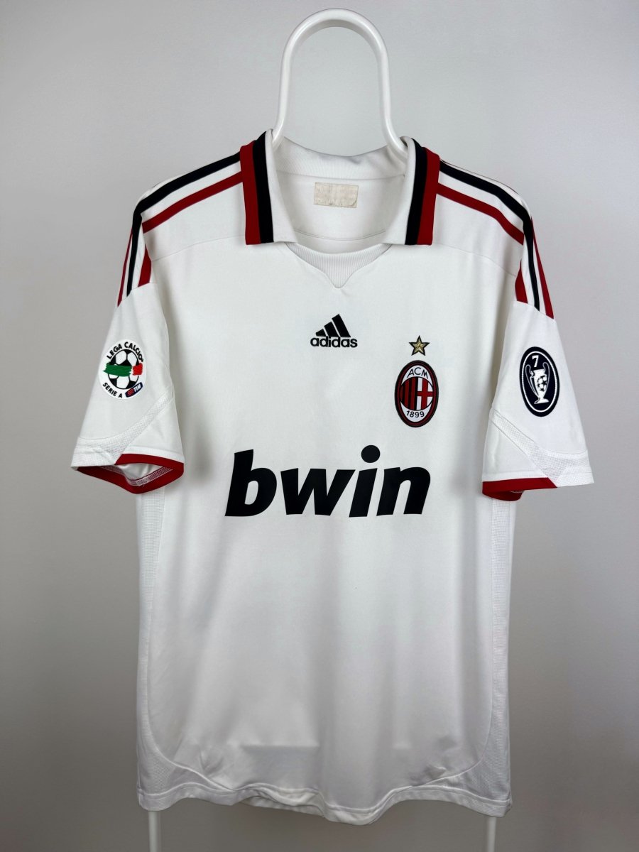 Ronaldinho - AC Milan 2009/10 away shirt 🇧🇷