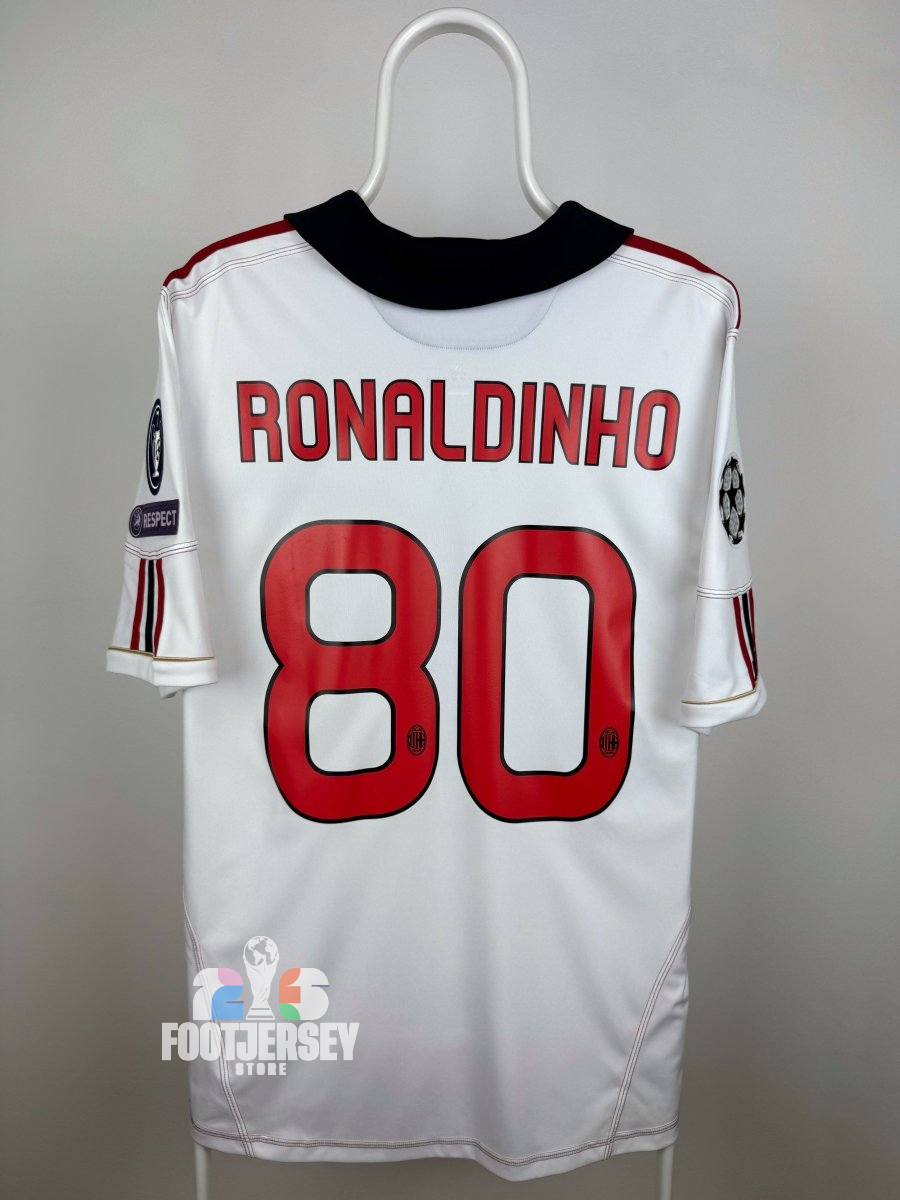 Ronaldinho - AC Milan 2010/11 away shirt 🇧🇷
