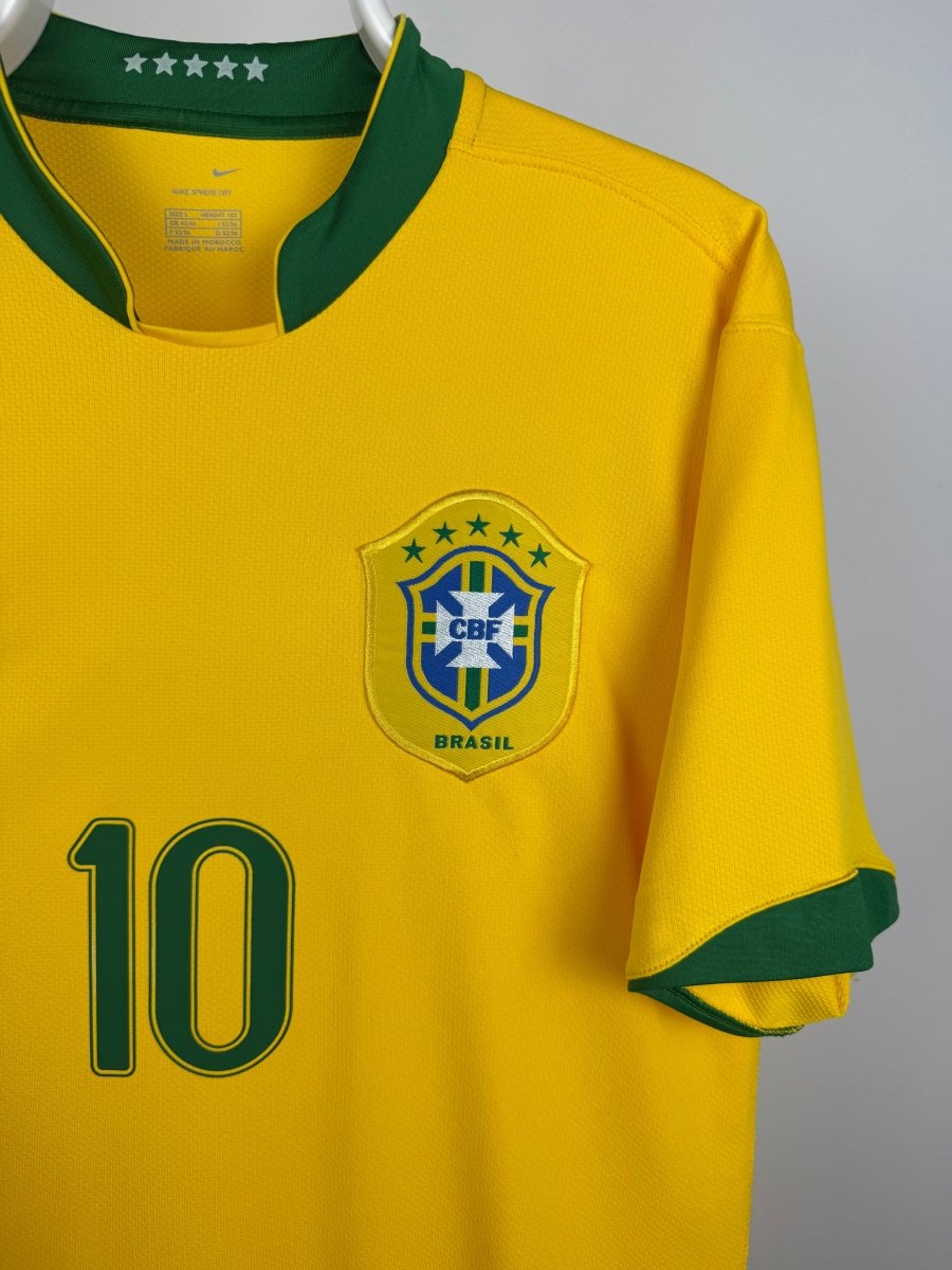 Ronaldinho - Brazil 2006 home jersey 🇧🇷
