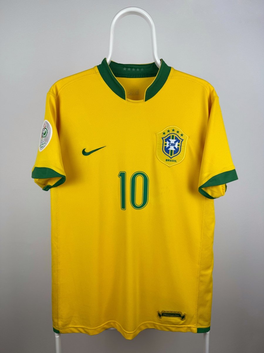 Ronaldinho - Brazil 2006 home shirt 🇧🇷