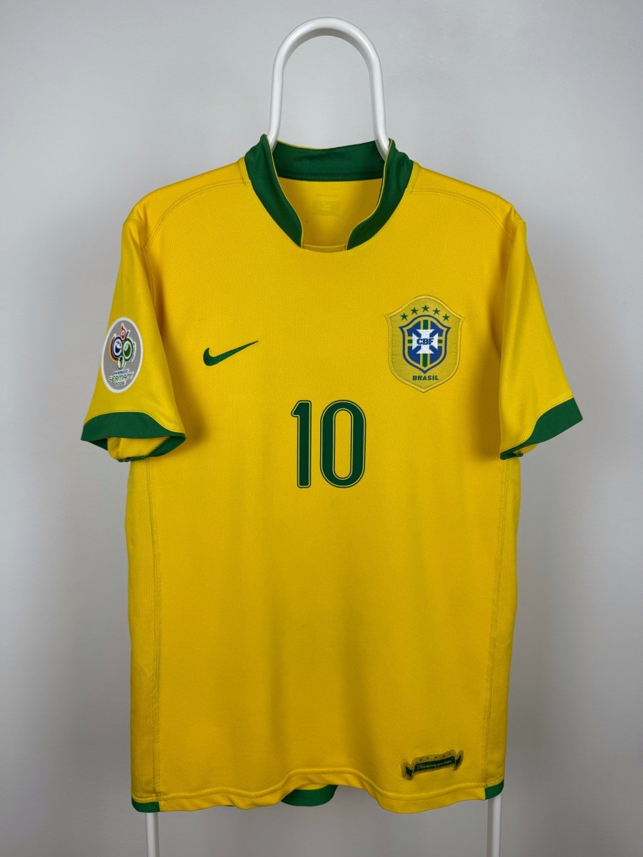 Ronaldinho - Brazil 2006 home shirt 🇧🇷