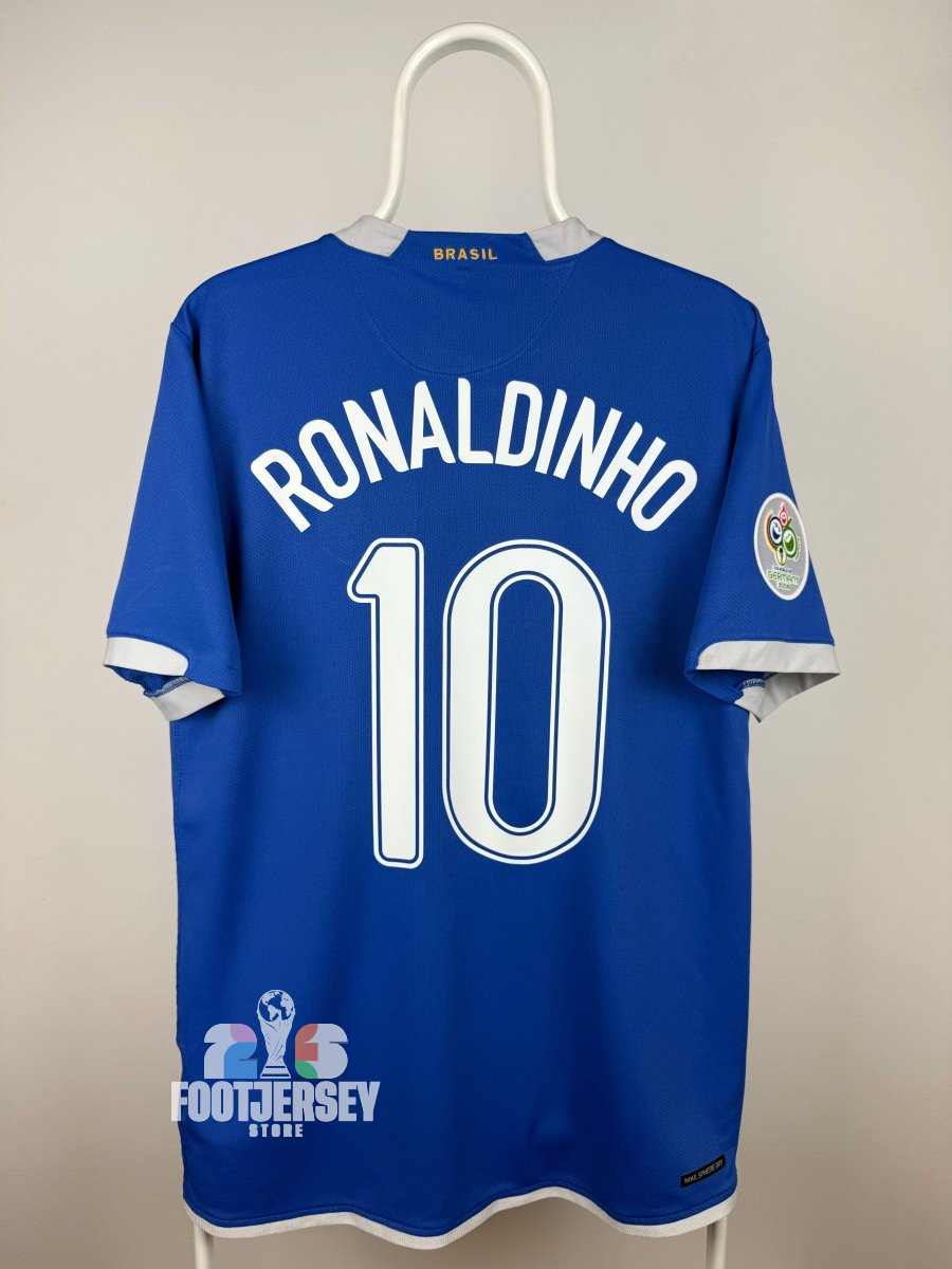 Ronaldinho - Brazil 2006 Away Shirt 🇧🇷