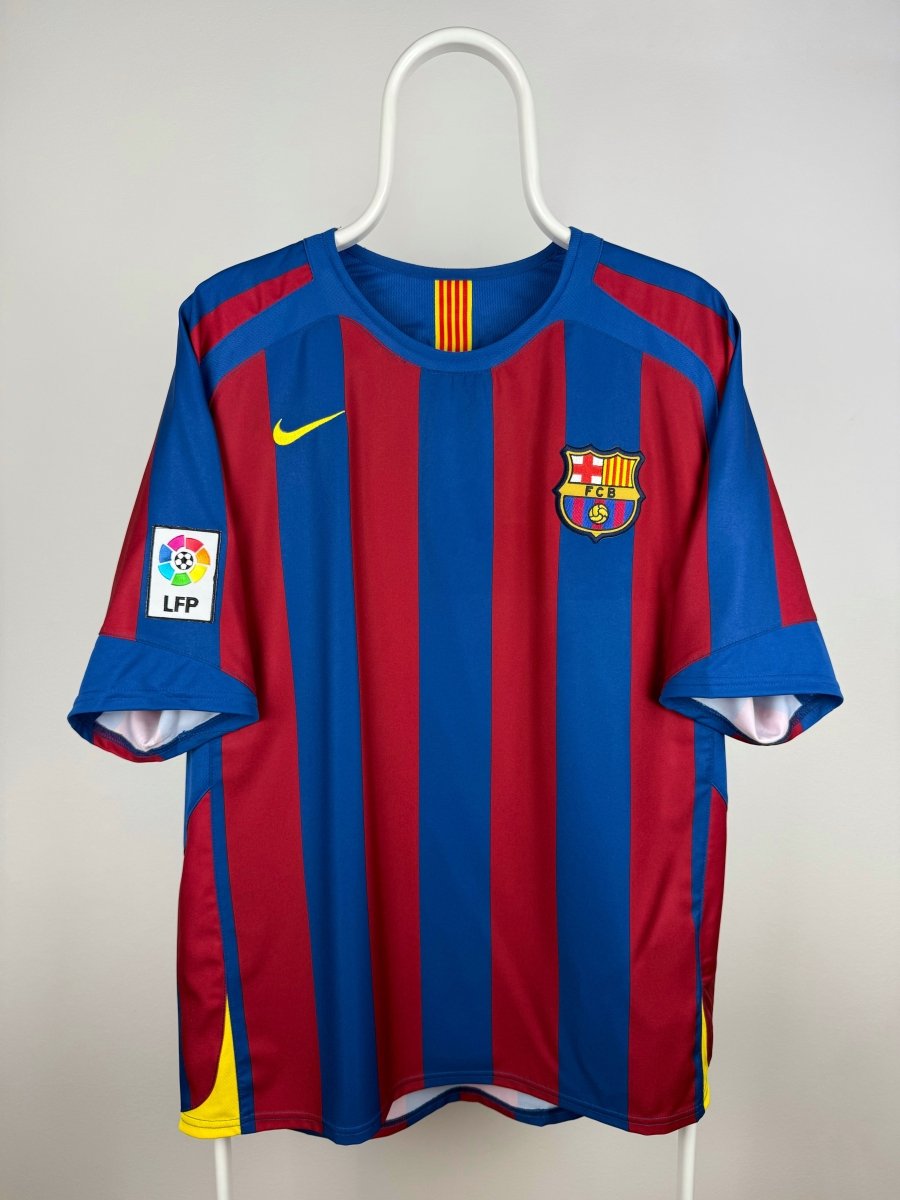 Ronaldinho - FC Barcelona 2005/06 home shirt 🇧🇷