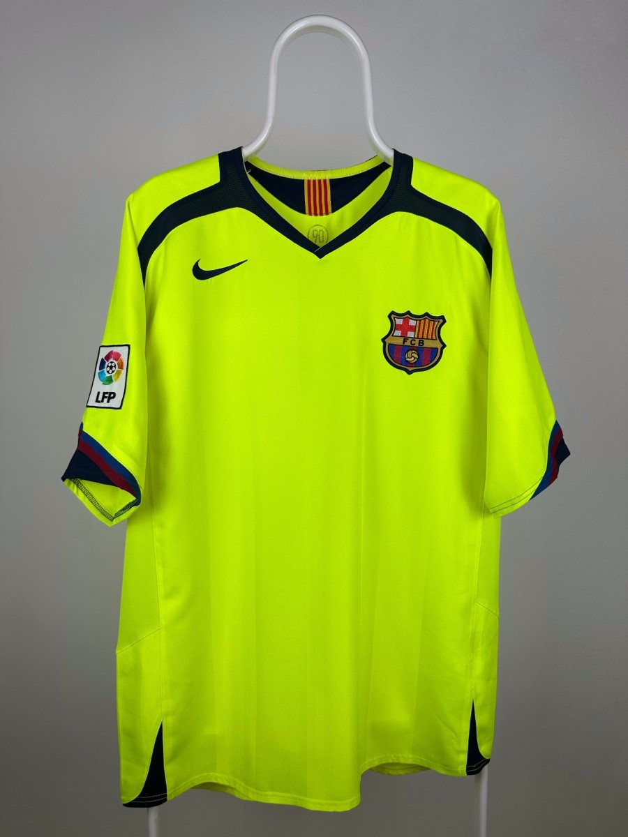 Ronaldinho - FC Barcelona 2005/06 away shirt 🇧🇷