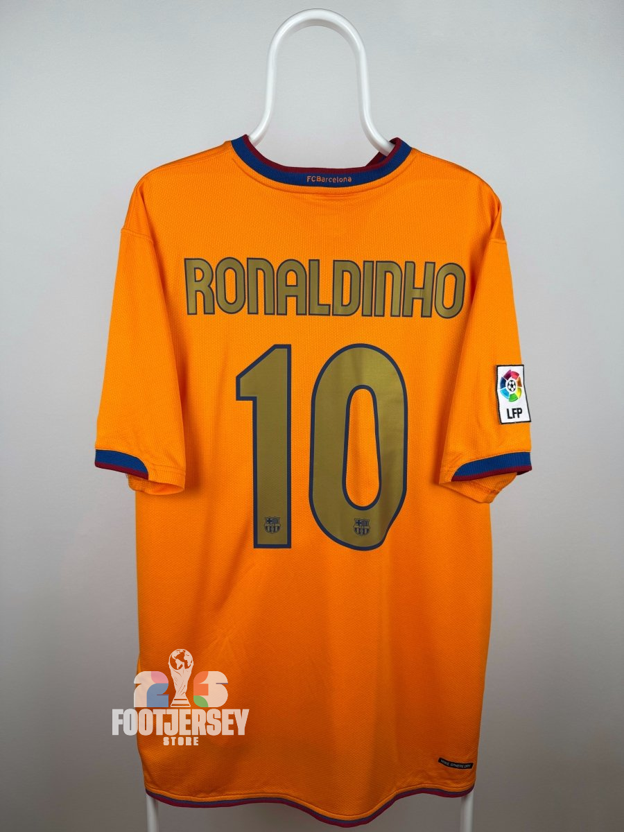 Ronaldinho - FC Barcelona 2006/08 away shirt 🇧🇷