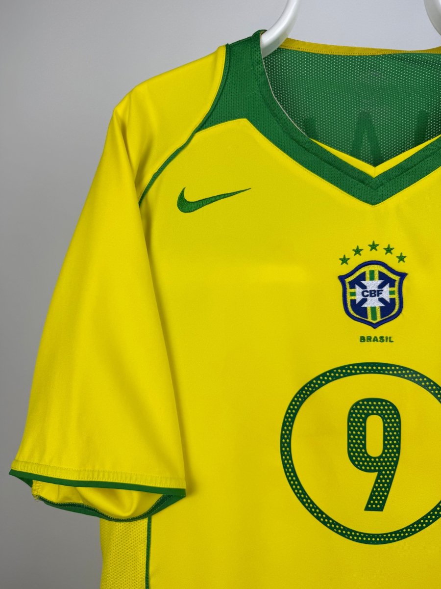 Ronaldo Nazario - Brazil 2004 home shirt 🇧🇷