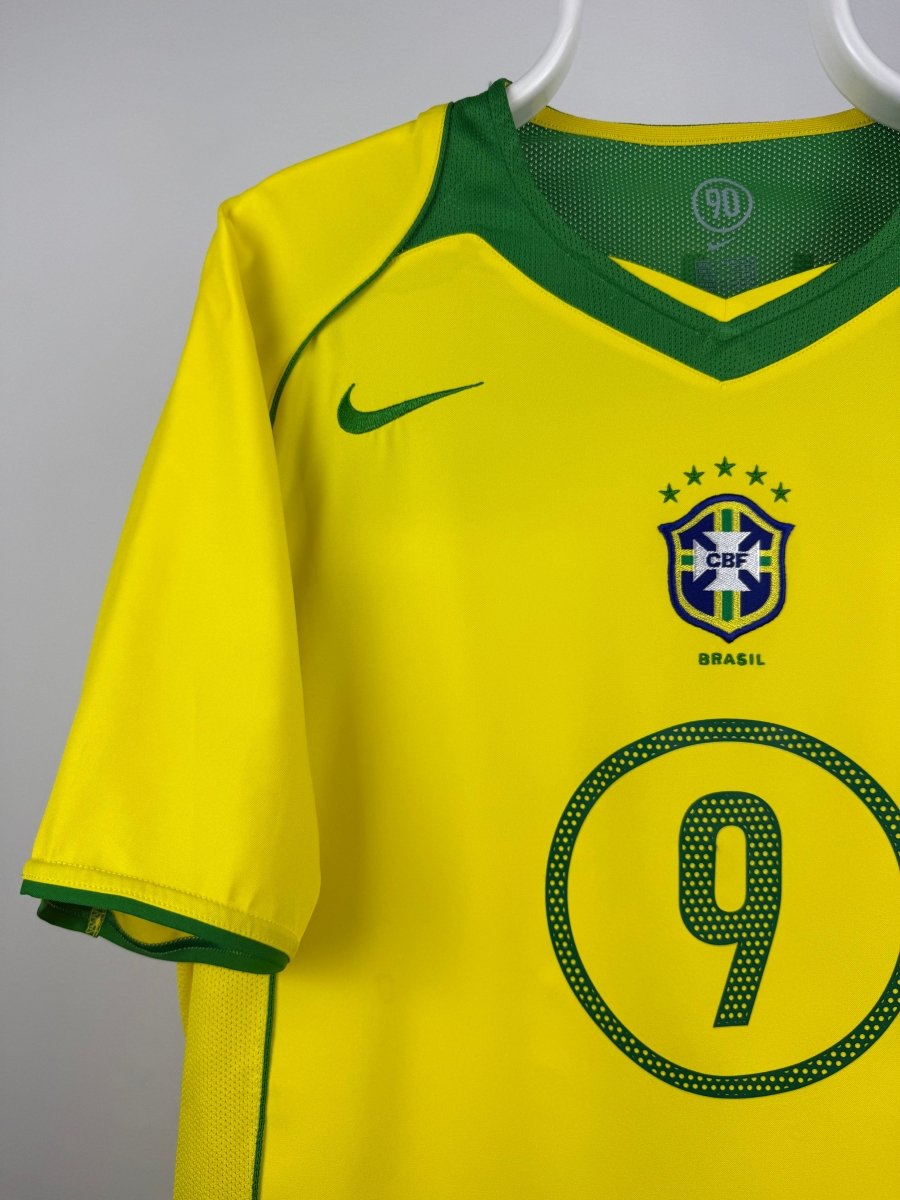 Ronaldo Nazario - Brazil 2004 home shirt 🇧🇷