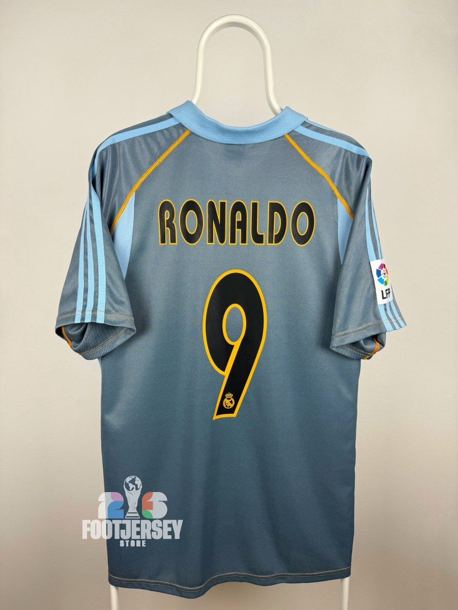 Ronaldo Nazario - Real Madrid 2003/04 Away Shirt 🇧🇷