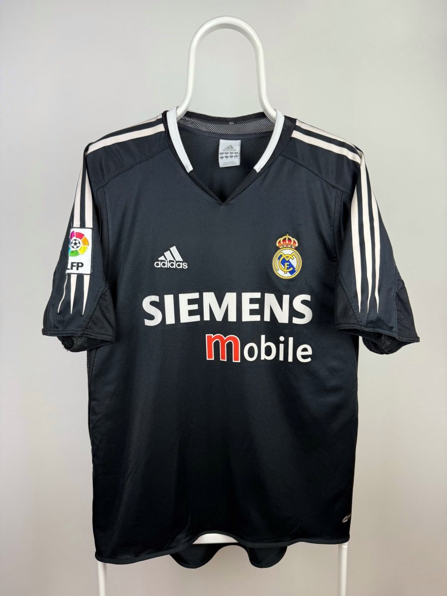 Ronaldo Nazario - Real Madrid 2004/05 away shirt 🇧🇷
