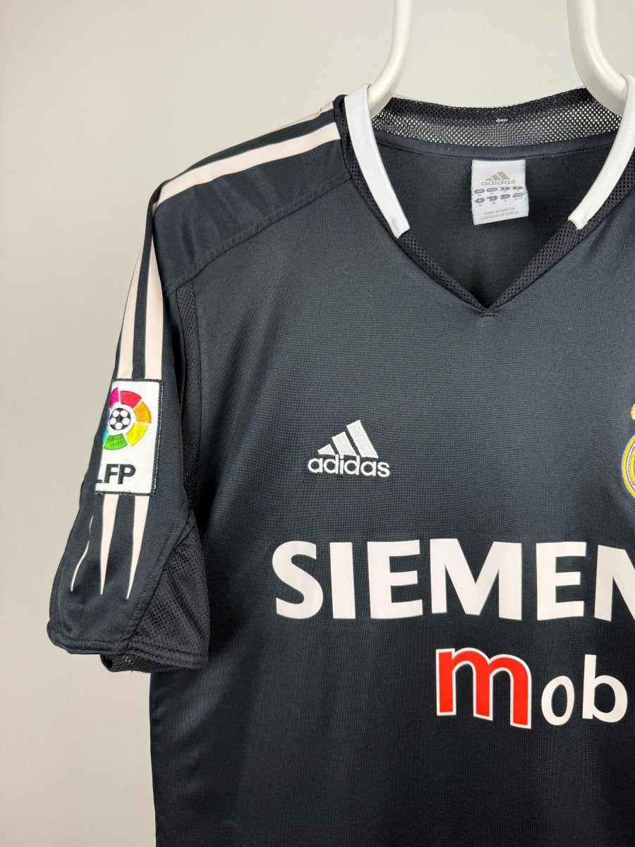 Ronaldo Nazario - Real Madrid 2004/05 away shirt 🇧🇷