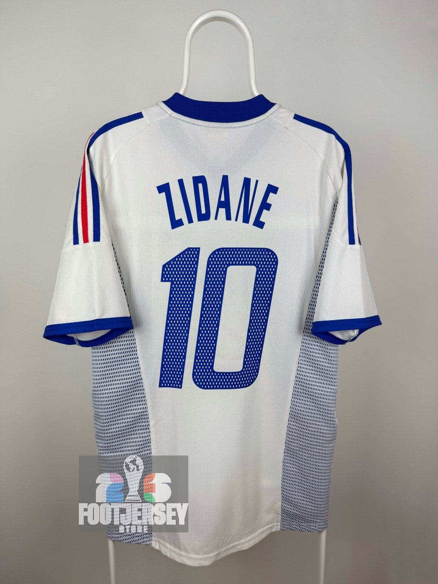 Zinedine Zidane - France 2002 away shirt 🇫🇷