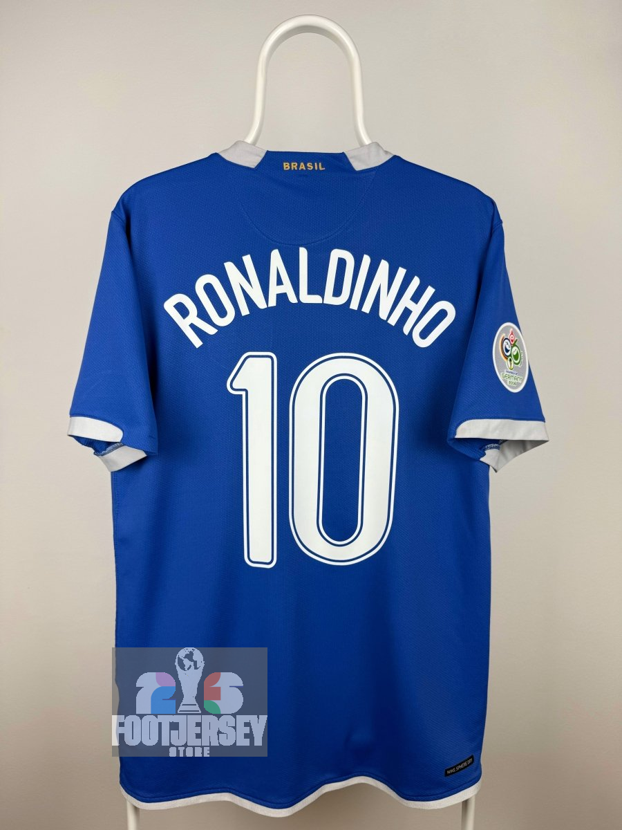 Ronaldinho - Brazil 2006 Away Shirt 🇧🇷