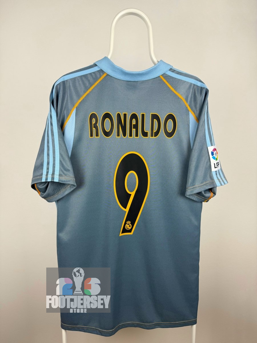 Ronaldo Nazario - Real Madrid 2003/04 Away Shirt 🇧🇷