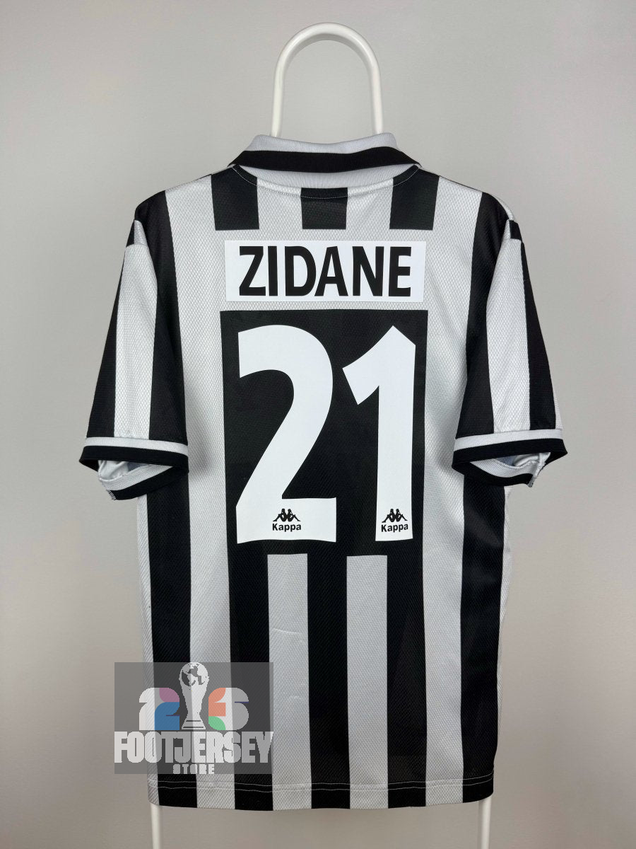 Zinedine Zidane - Juventus 1996/97 home shirt 🇫🇷