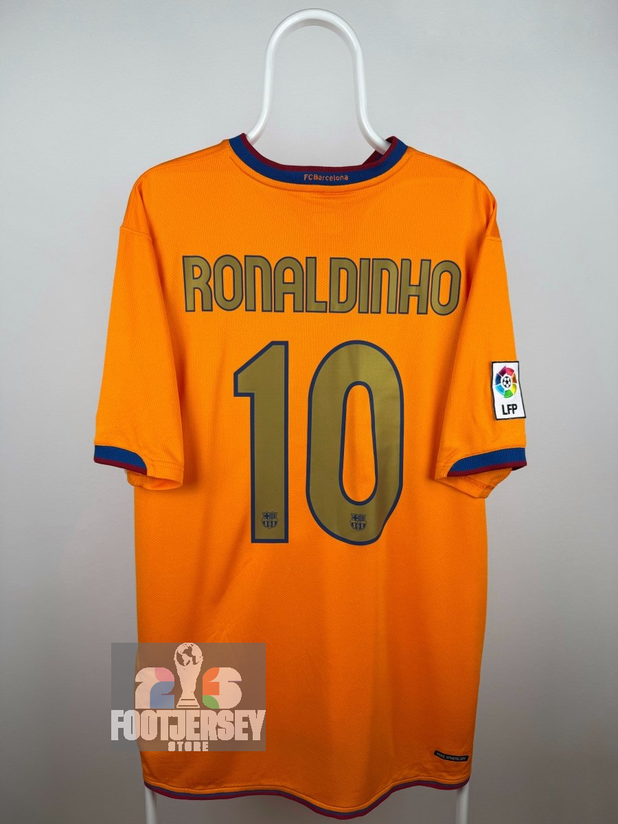 Ronaldinho - FC Barcelona 2006/08 away shirt 🇧🇷
