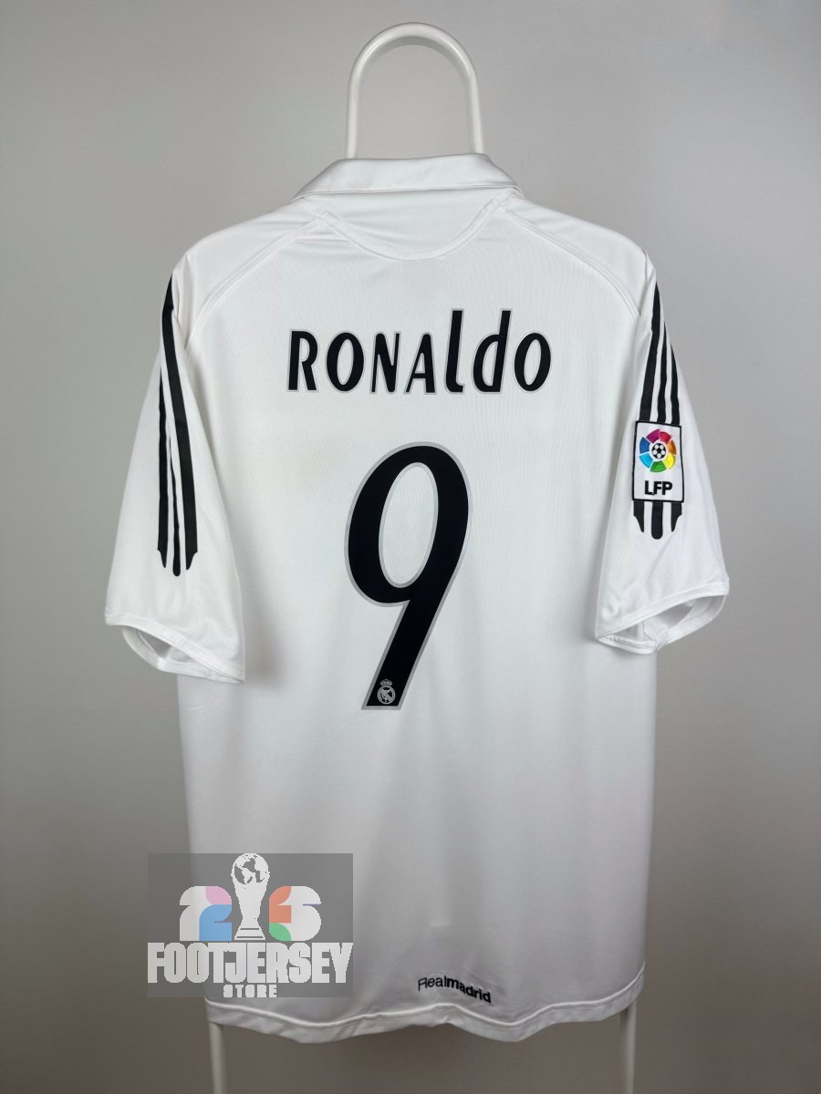Ronaldo Nazario - Real Madrid 2005/06 home shirt 🇧🇷