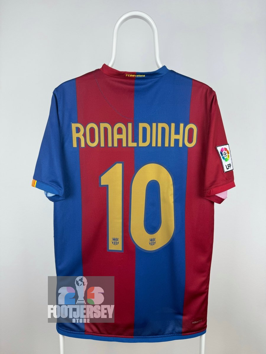 Ronaldinho - FC Barcelona 2006/07 home shirt 🇧🇷
