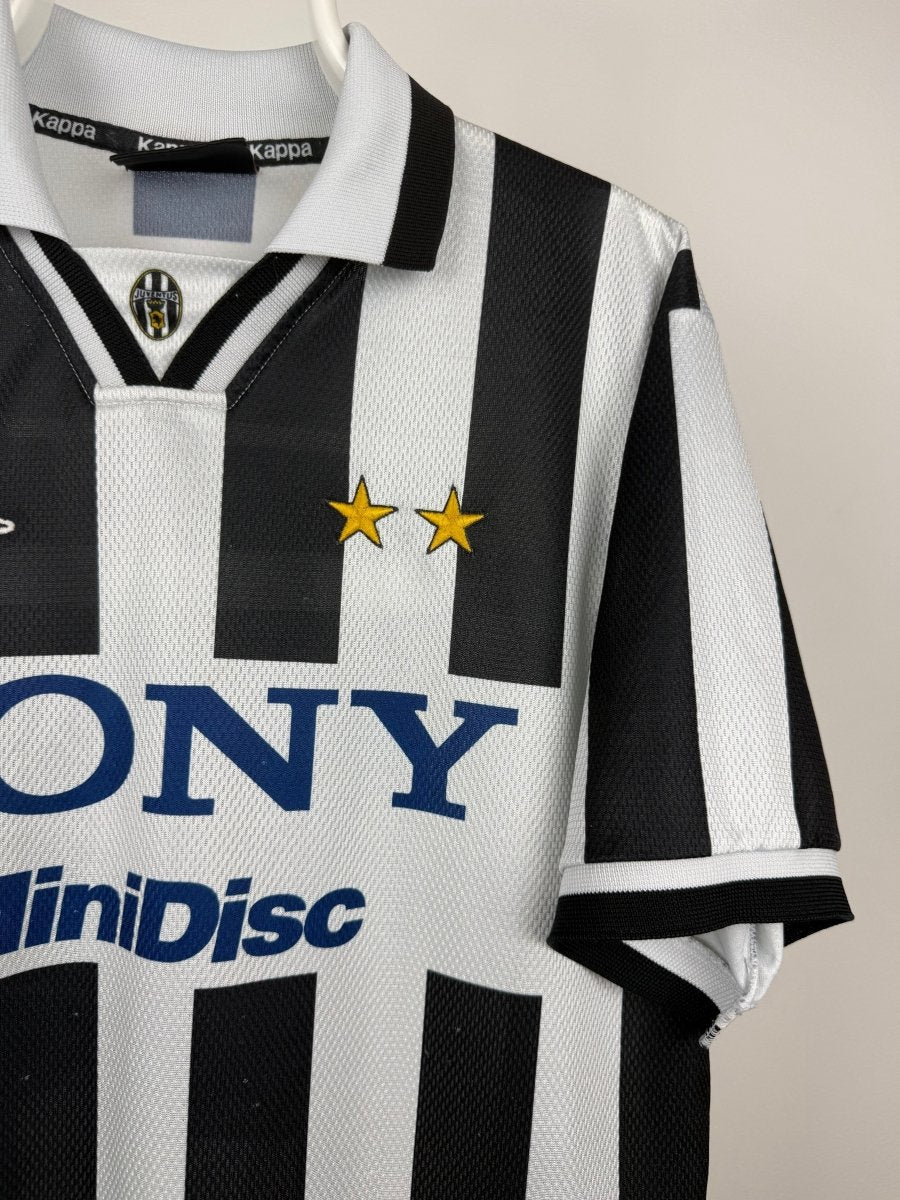 Zinedine Zidane - Juventus 1996/97 home shirt 🇫🇷