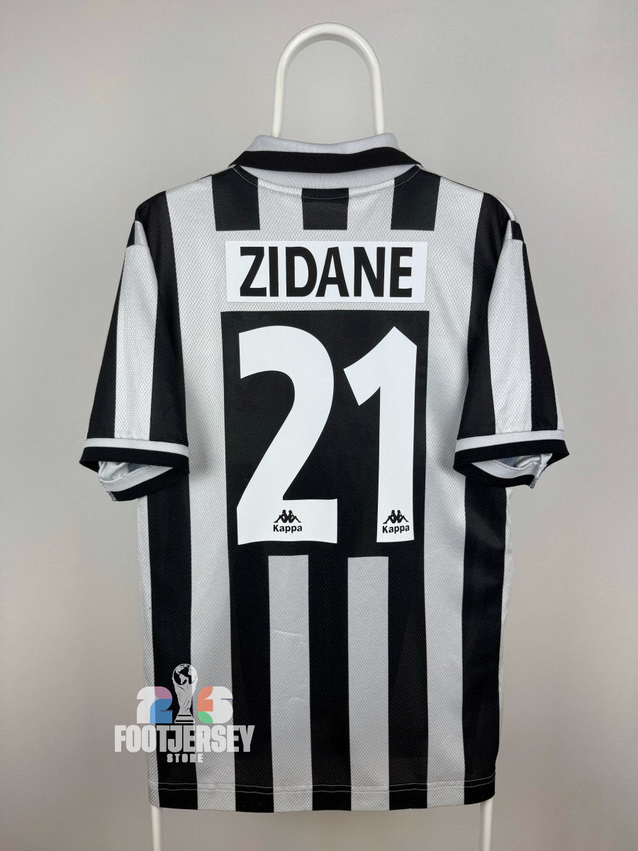 Zinedine Zidane - Juventus 1996/97 home shirt 🇫🇷