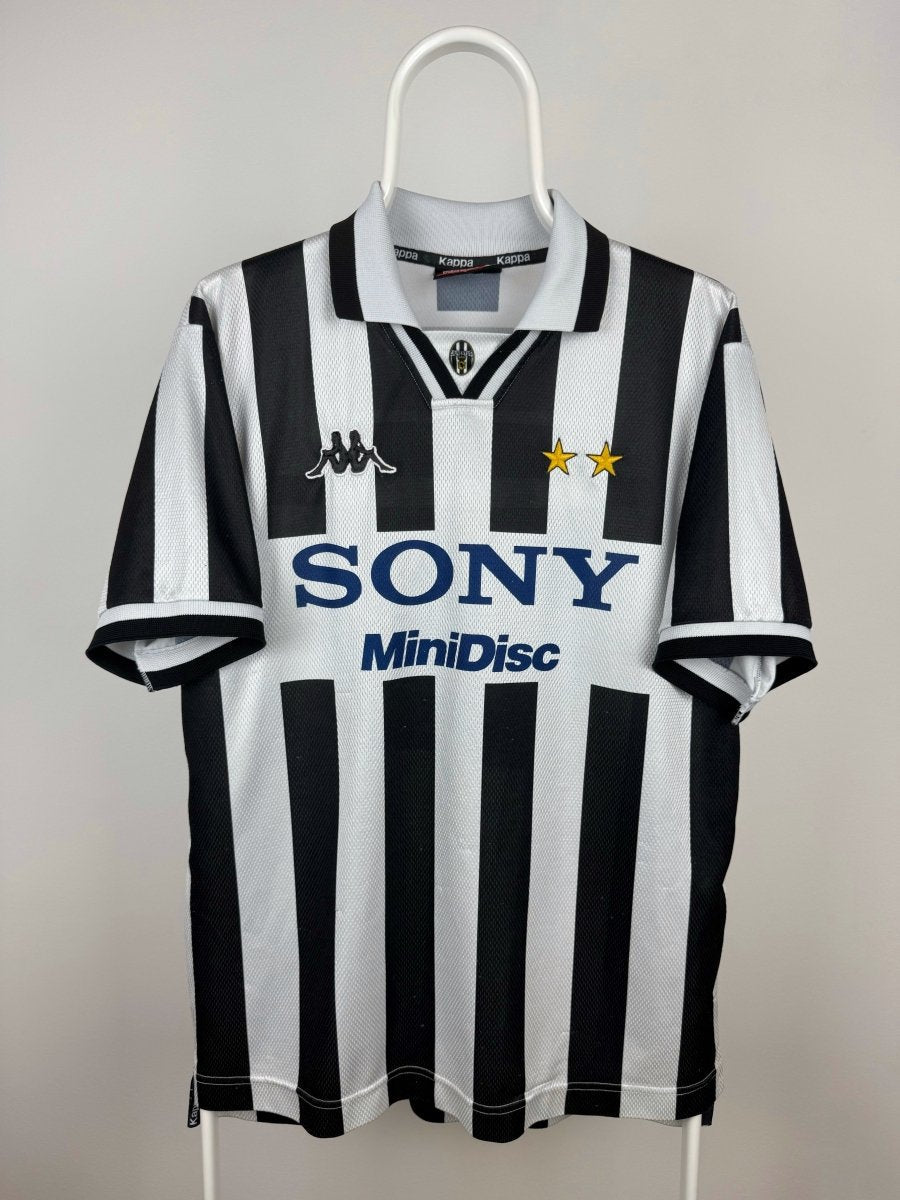 Zinedine Zidane - Juventus 1996/97 home shirt 🇫🇷