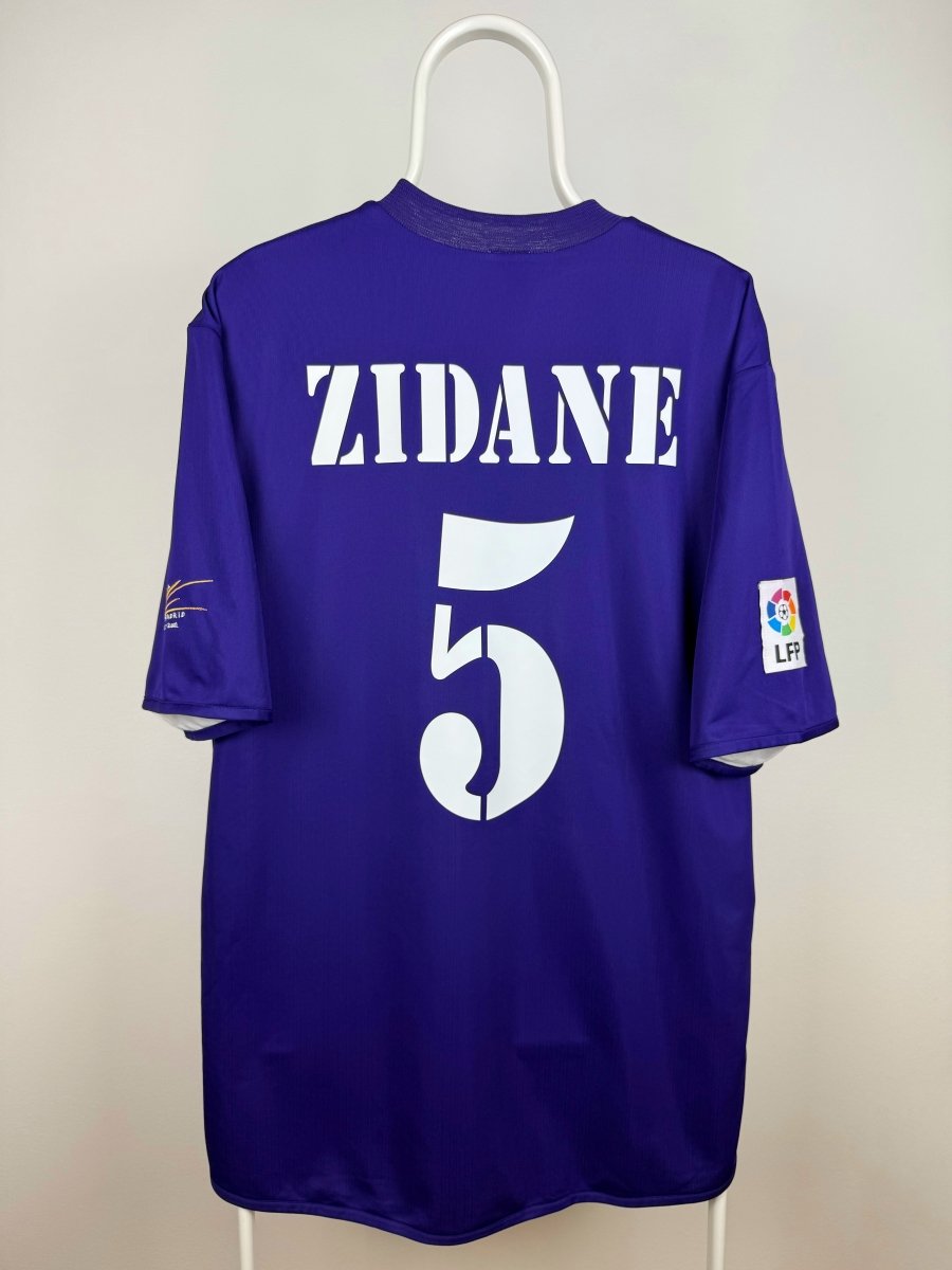 Zinedine Zidane - Real Madrid 2002/03 away shirt 🇫🇷