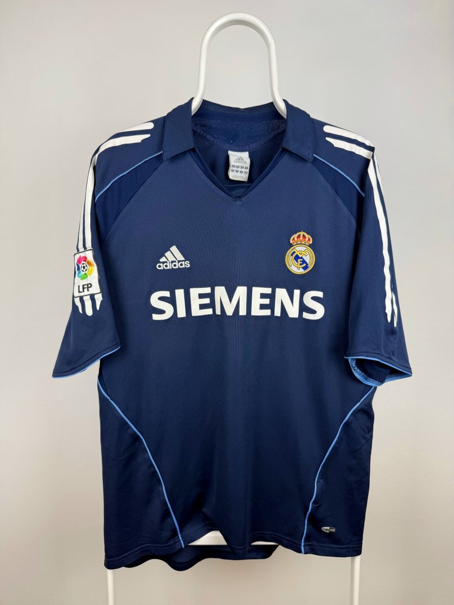 Zinedine Zidane - Real Madrid 2005/06 Away Shirt 🇫🇷